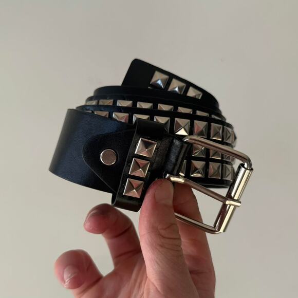 Pyramid Studded Black Vegan Leather Belt – Grunge Goth Unisex Style, New - Picture 5 of 10